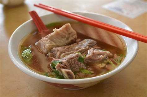 Bak Kut Teh: Singapore's Breakfast Pork-Rib Soup