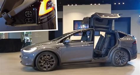 2022 Tesla Model X Plaid Shows Up With Seven Seats And CSS2 Charging ...