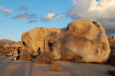 The Top 10 Essential Pieces of Bouldering Gear for Beginners - Climbing ...