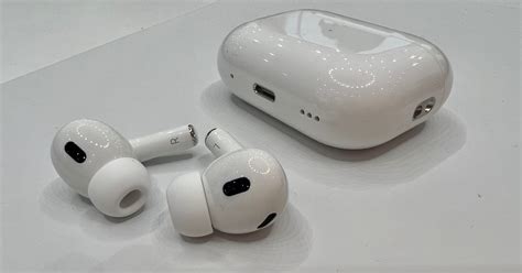 AirPods Pro 2 Hands-On: Crisper Sound, Better Noise Canceling - CNET