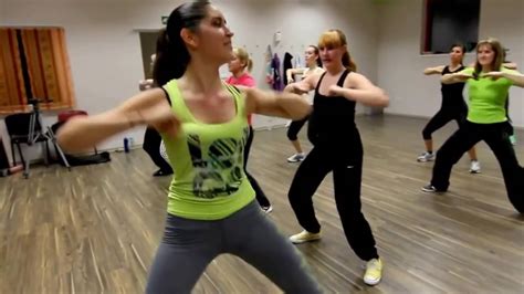 Zumba Dance Workout For Beginners Step By Step With Music Zumba Dance ...