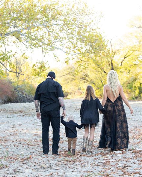 Michelle McCool, Mark Calaway and kids 💞 - Undertaker Photo (44694130 ...