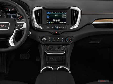 2018 GMC Terrain: 171 Interior Photos | U.S. News