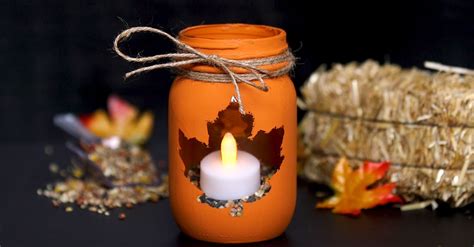 DIY This Easy-To-Make Autumn Leaf Mason Jar Candle Holder