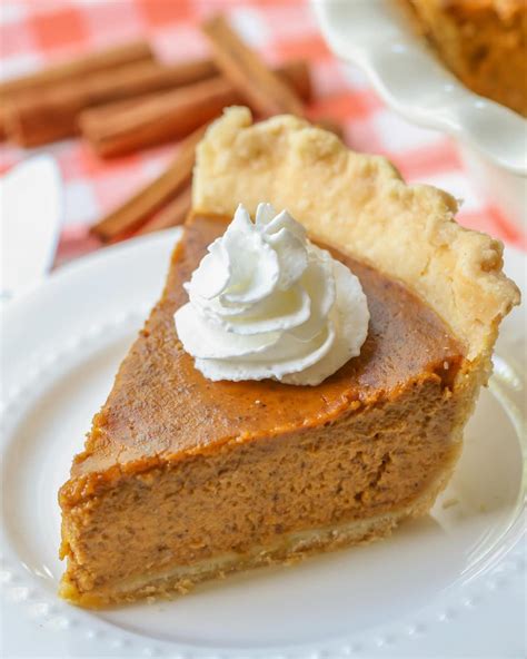 Homemade Pumpkin Pie Recipe (+VIDEO) | Lil' Luna