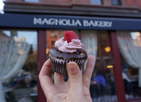 New York Cliché of the Day: Magnolia Bakery Cupcakes - New York Cliché