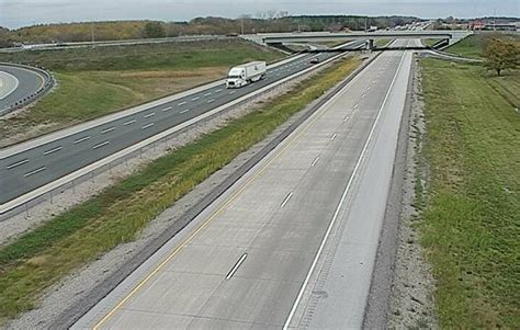 Concrete barrier construction on Highway 401 in Tilbury, Ont., could ...