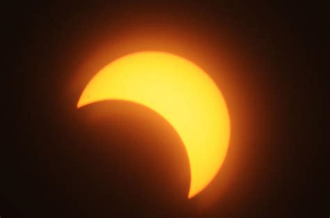 Rare solar eclipse - Photo 1 - Pictures - CBS News