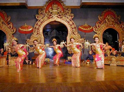 Tari Pendet (Pendet Dance) | INDONESIAN CULTURES, FOOD AND TOURISM