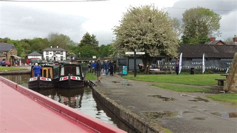 √ Whitchurch Canal Boat Hire