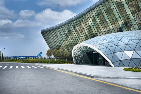 Aeroporto Internacional Heydar Aliyev em Baku / Autoban | ArchDaily Brasil