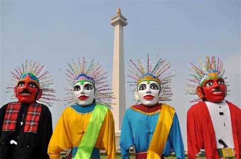 Mengenal Lebih Dekat dengan Ondel-ondel, Ikon Budaya Tradisional Betawi ...