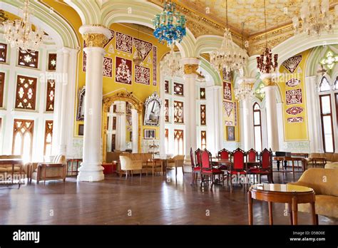 Windsor castle interior hi-res stock photography and images - Alamy