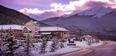 Summit County, CO Hospital Sees 50% Decrease In Patients Due To Ski ...