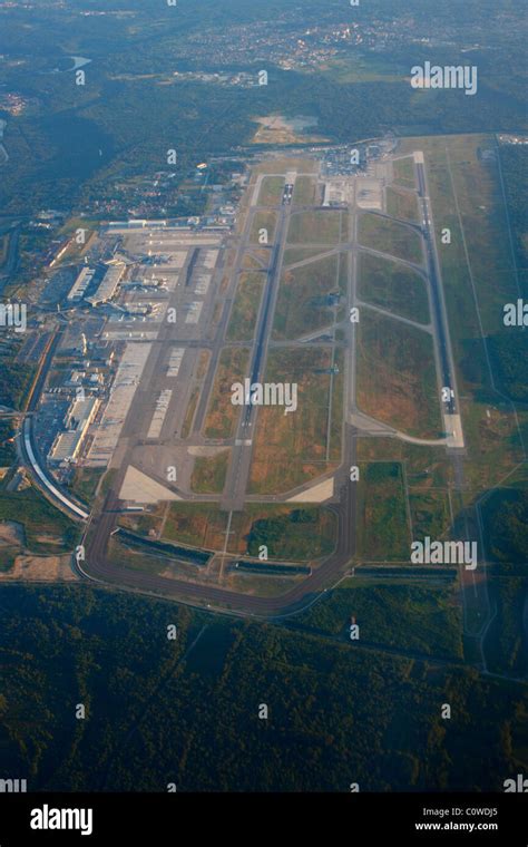 Milano malpensa airport Stock Photo - Alamy