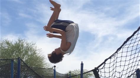 How To Do A Backflip On A Trampoline For Beginners - YouTube