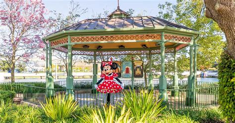 Minnie Mouse meet and greet at the EPCOT World Showcase Gazebo