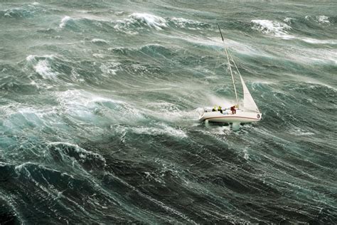 Survival storm conditions in the infamous 1998 Sydney-Hobart Race. Are ...