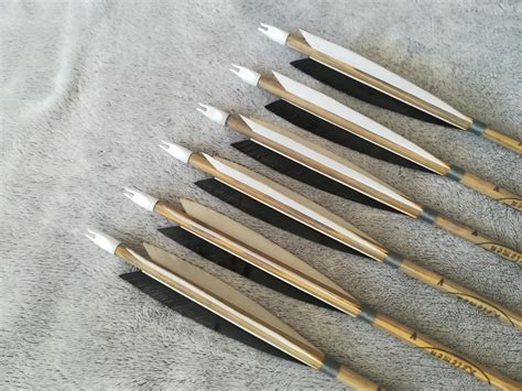 Premium Wooden Arrows, 5 inch Long Feathers – Kelemen's Archery