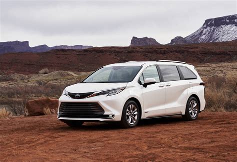 2021 Toyota Sienna Powers Families With New Hybrid Drivetrain | Cars.com