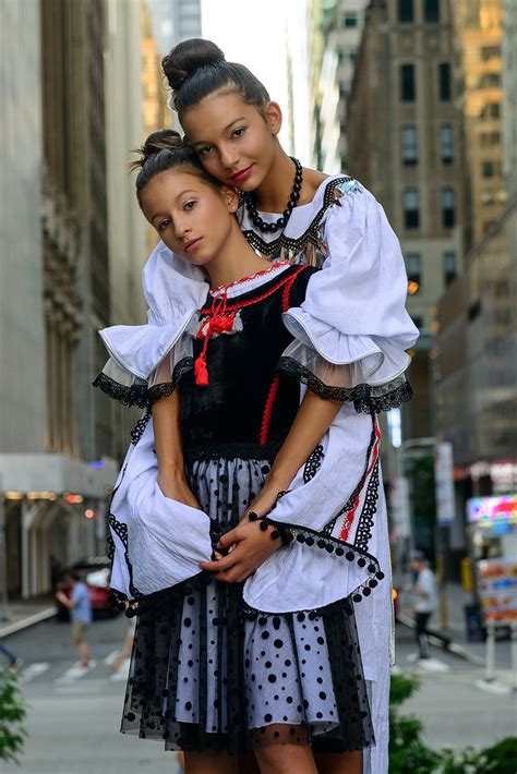 Romanian fashion with an international appeal. Traditional clothes - 3 ...