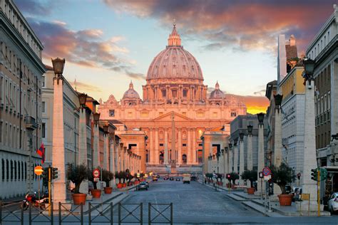 Vatican, Goldman Sachs throw weight behind ‘In’ campaign – Euractiv