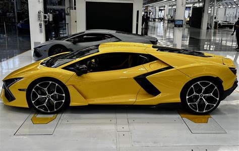 Lamborghini Revuelto: First look at the new hybrid supercar | Mashable