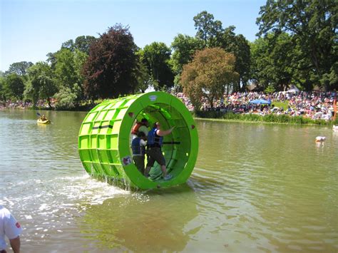 Shamrock Pirates: Cardboard Boat Regatta 2010: Race time!