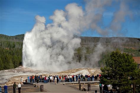 Old Faithful Geyser - WorldAtlas