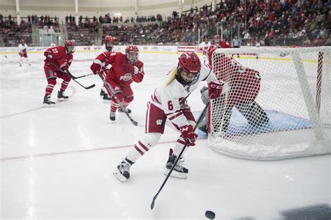 Wisconsin women’s hockey: WCHA title slips away from Badgers - Bucky's ...