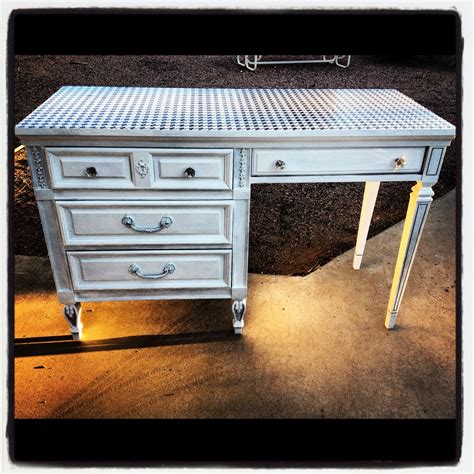 Lauren Kelly Finds: How To Mod Podge Furniture DIY