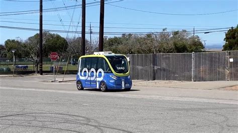 San Francisco launches driverless shuttle service - YouTube