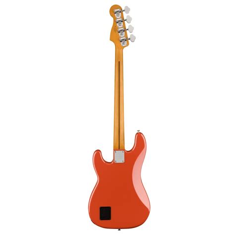 Fender Player Plus Precision Bass MN, Fiesta Red na Gear4Music.com