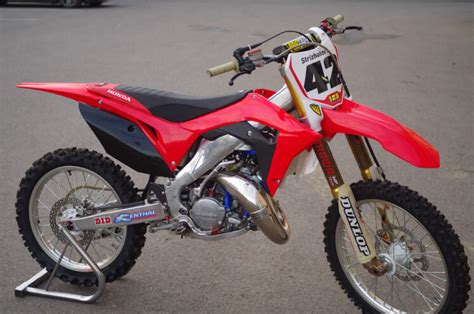 Honda CR125 Top Speed, Specs and Features - 2024 Guide - Quadro Vehicles