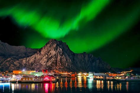 The Ultimate Guide To The World’s Best Northern Lights Cruises ...