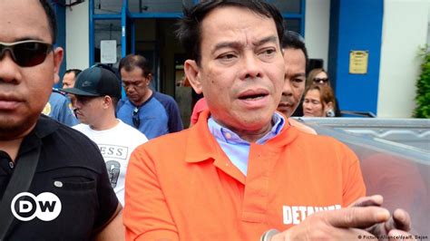 Filipino mayor shot dead in prison – DW – 11/05/2016