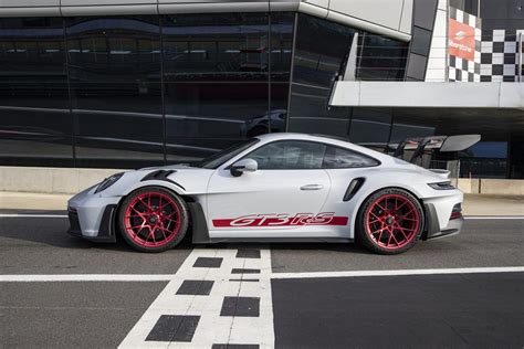 2023 Porsche 911 GT3 RS Is All About Aero - CNET