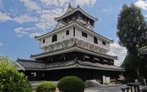 Iwakuni Castle | Travel Japan - Japan National Tourism Organization ...