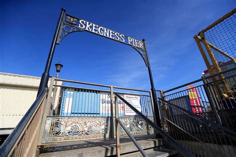 Pier into the past with vintage pictures of the iconic Skegness beach ...