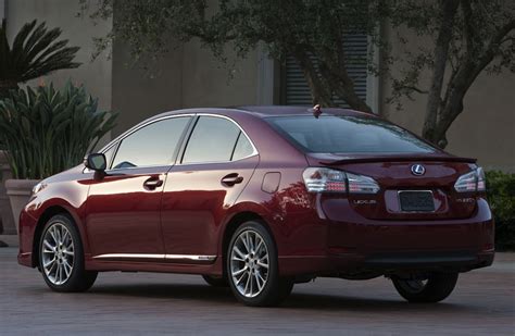 Lexus HS 250h Hybrid - egmCarTech