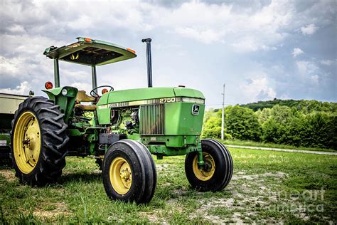 Vintage John Deere 2750 Tractor Sharon Vermont Photograph by Edward ...