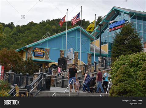 GATLINBURG, TN - OCT 7 Image & Photo (Free Trial) | Bigstock