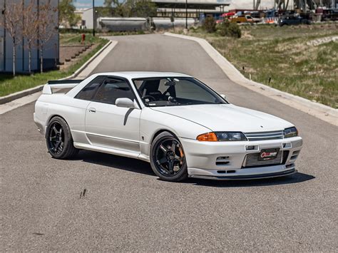 1992 Nissan Skyline R32 GT-R - Revhard Motors Inc.