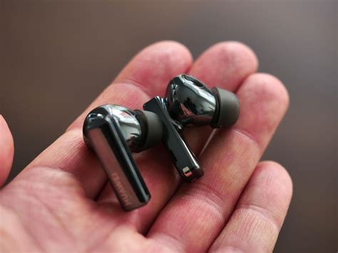 Huawei FreeBuds Pro review: Great sound from an unlikely source ...