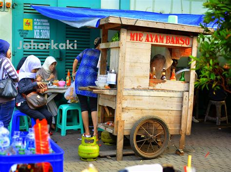 In Jakarta, Get Out & Treat Yourself to Colours, Taste & Smells of ...