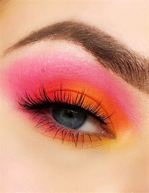 47 Simple And Colorful Eye Makeup ideas For Blue Eyes - Page 26 of 47 ...