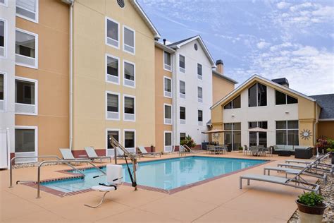 Hampton Inn & Suites Newport News (oyster Point) Pool: Pictures ...