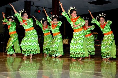 71+ Tari Tradisional di Indonesia dari Berbagai Daerah, Provinsi & Gambar