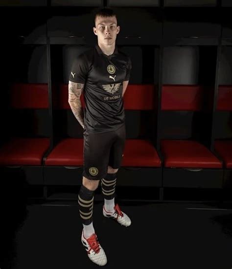 Barnsley FC 2023-24 Puma Kits Unveiled » The Kitman