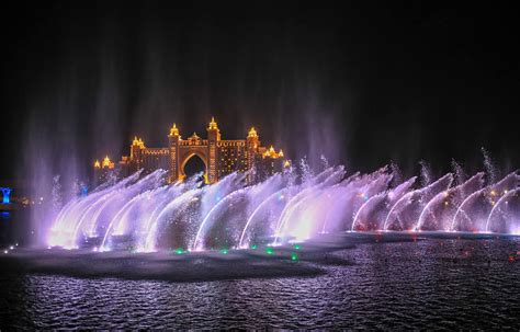 The Pointe Fountain Show | Visit Dubai